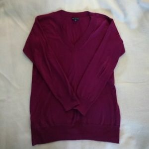 Long, slim, maroon pullover
